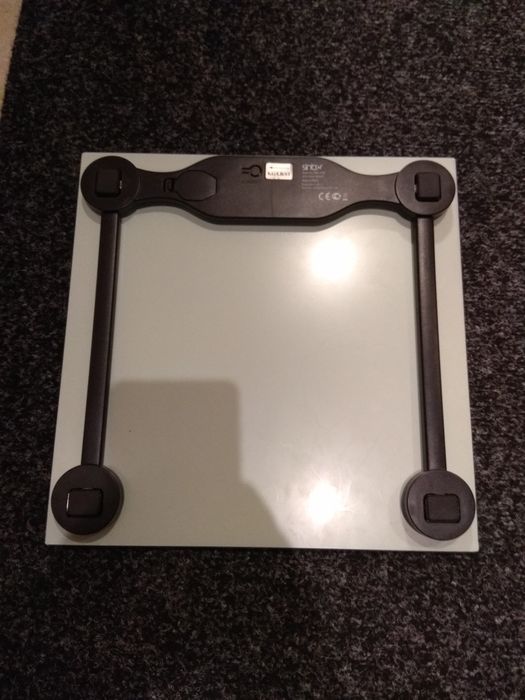 Ваги електронні нові , в ідеальному стані