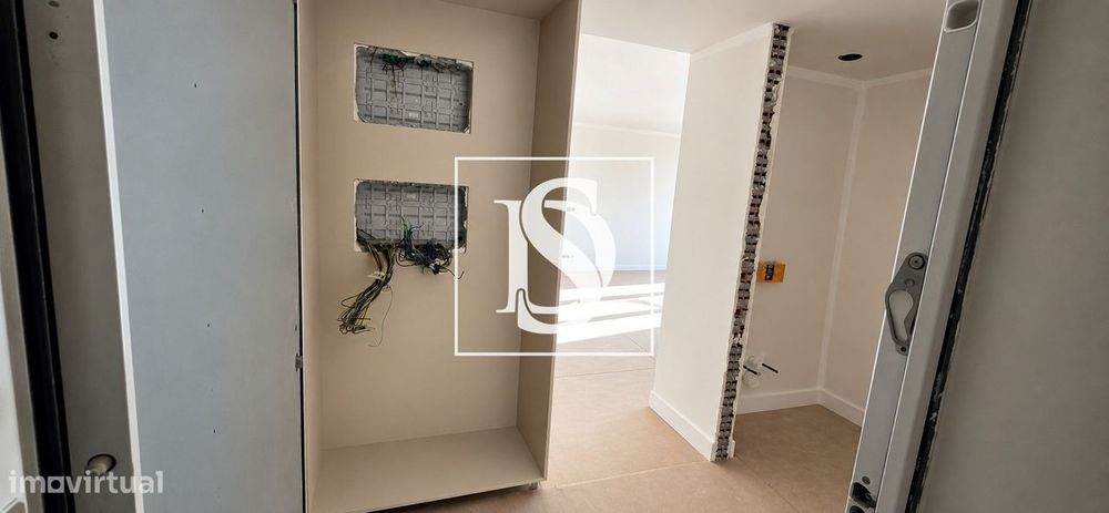 T2 Novo com Varanda e Garagem em Nogueira, Braga | 359.000 €