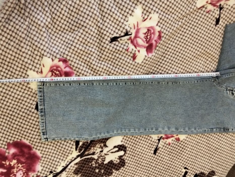 Нові жіночі джинси