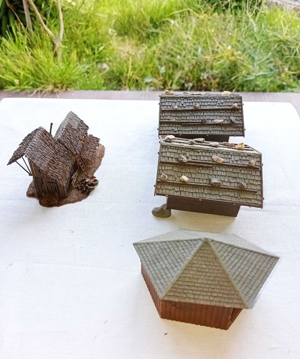 4 (Quatro), Casas de campo