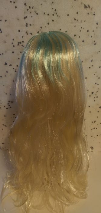 Peruka w dwóch kolorach