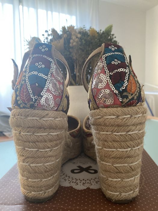 Sandálias Bom Bon Chic