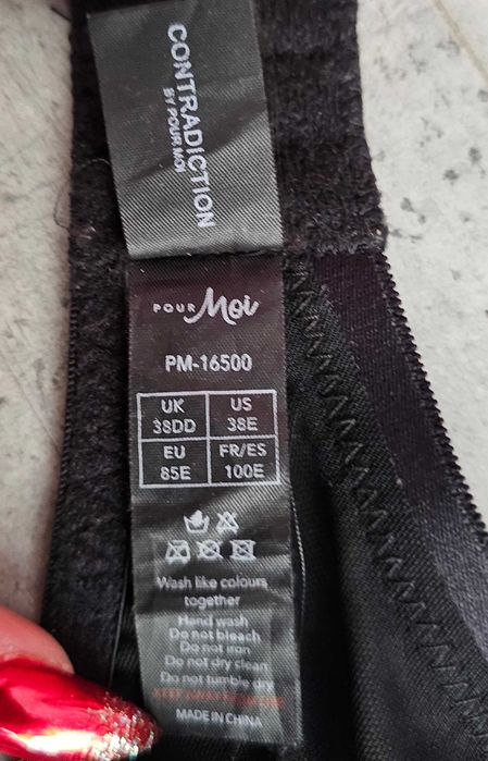 Biustonosz ze strapsami Pour Moi 85E