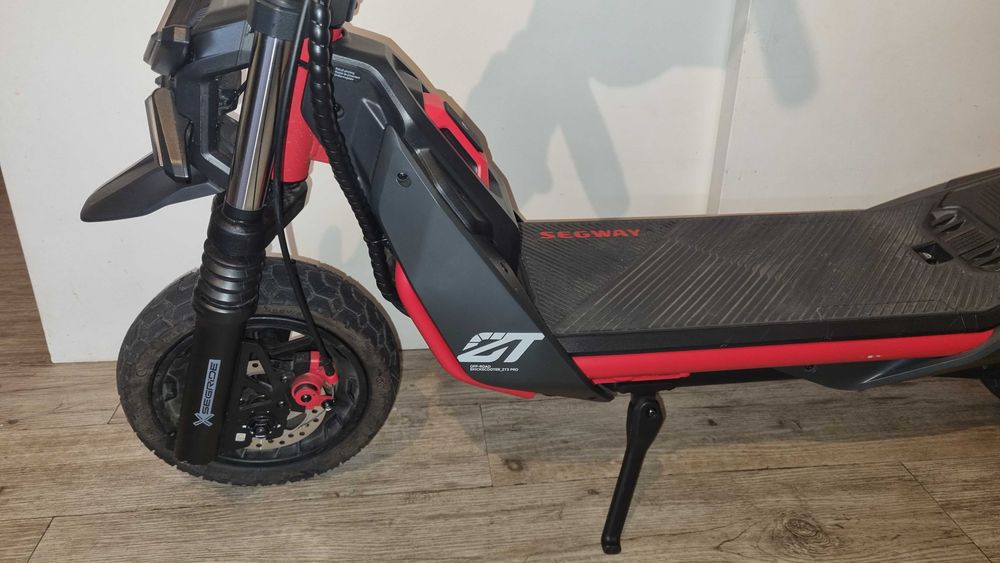 Trotinete Segway ZT3 Pro