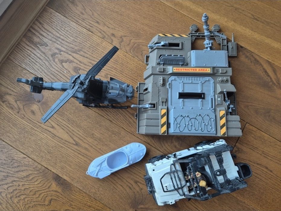 Zestaw zabawek dla chlopca