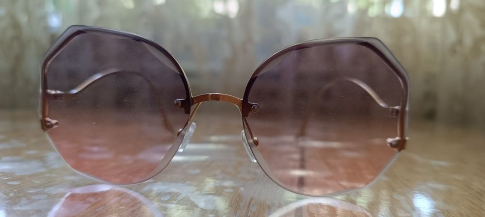 Очки солнцезащитные