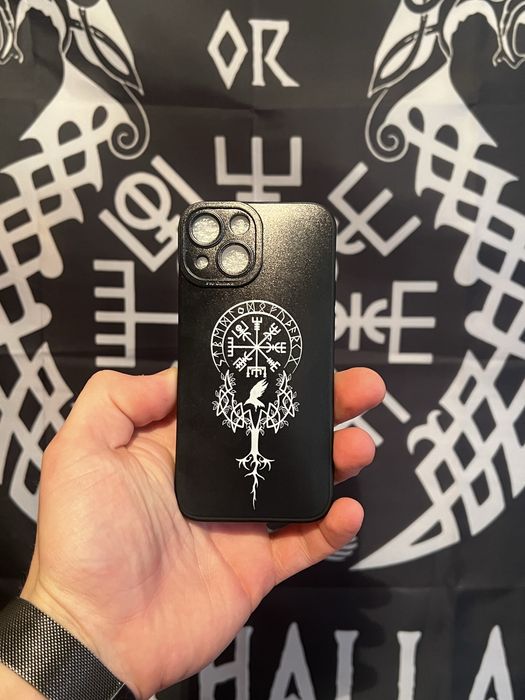 Продам 3 чехла на Iphone 13 mini срочно