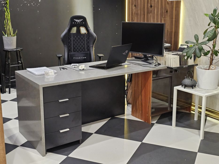 Biurko kamienne (konglomerat kwarcowy)