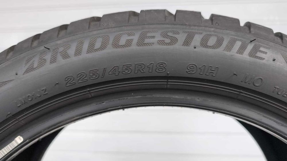 4 sztuki opony zima 225/45/18 Bridgestone Blizzak 91H rant (OL668/OH)