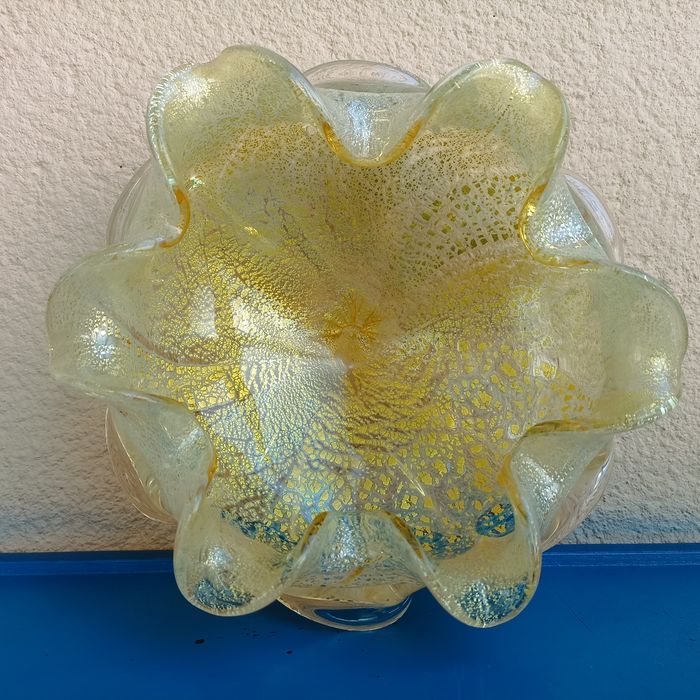 Tigela de vidro Murano vintage cor ouro