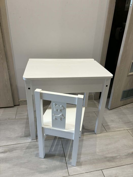 Krzesełko i biurko dla dzieci IKEA