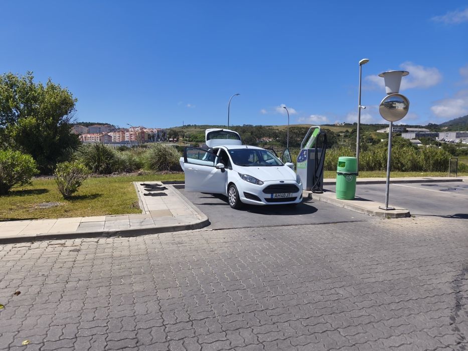Ford Fiesta 1.5 TDCi Trend 2016 • Distribuição Mudada • 2 Chaves