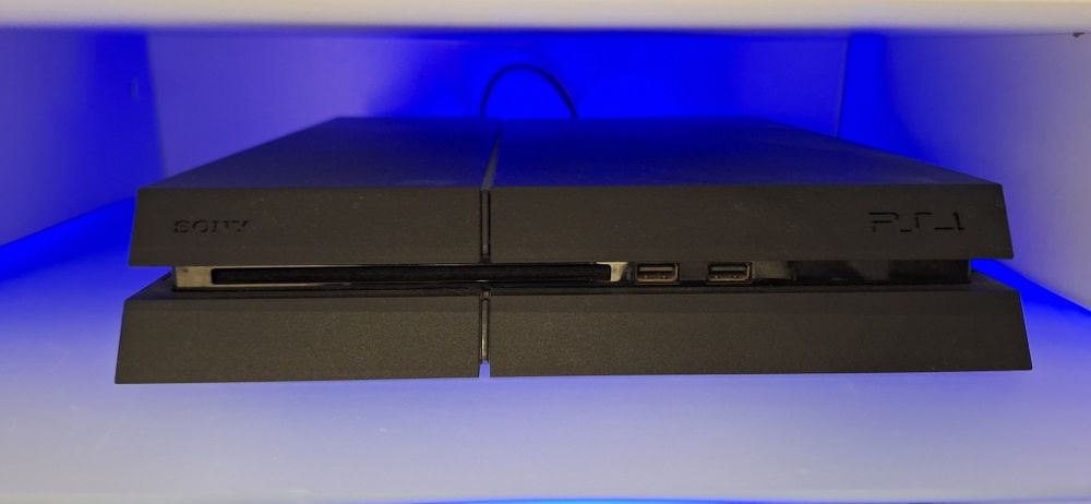 PlayStation 4  .