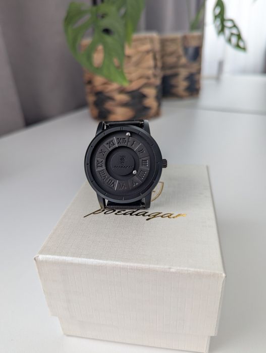 Стильний годинник poedagar