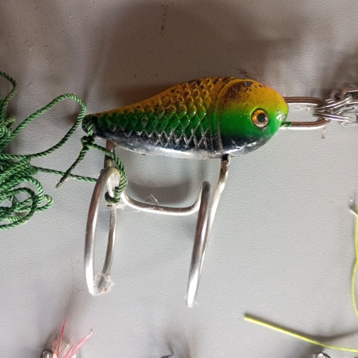 Vendo amostras e desencravador de amostras para a pesca do achigã .