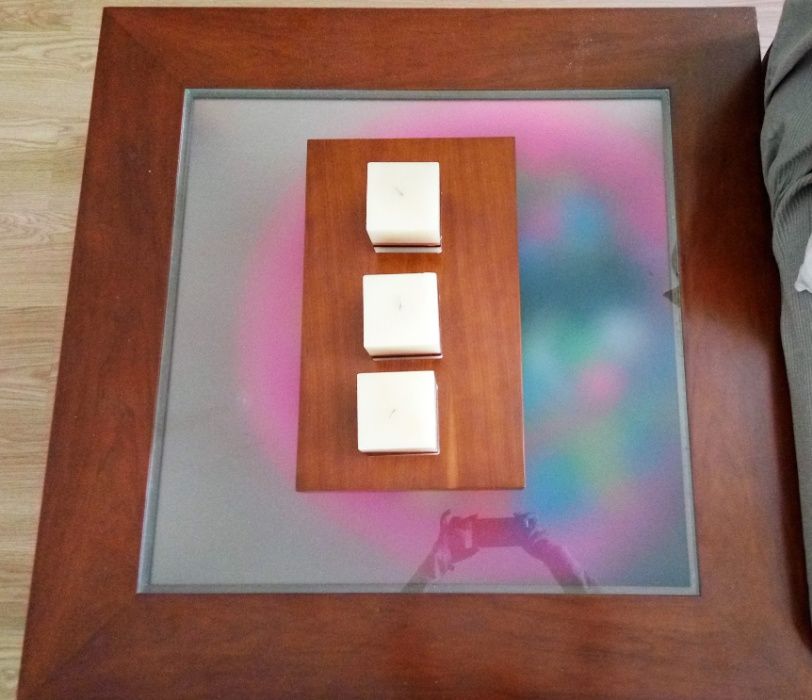 Mesa de Centro em Madeira e Vidro