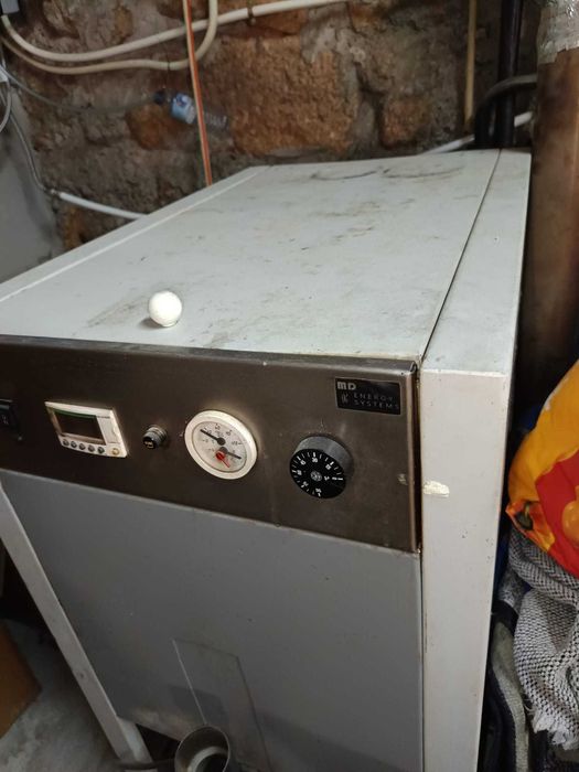 Caldeira a pellets 42.7 Kw para aquecimento central e AQS