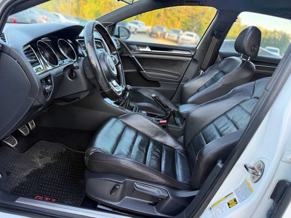 Volkswagen Golf GTI SE      2015