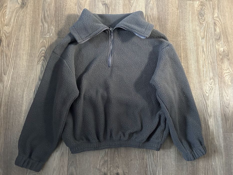 Теплий светр сірий