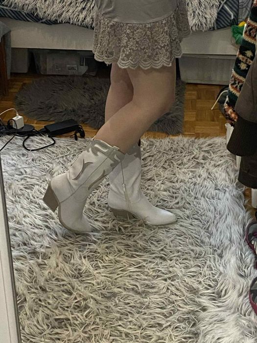 białe kowbojki do połowy łydki ze srebrnymi elementami cowboy boots 38