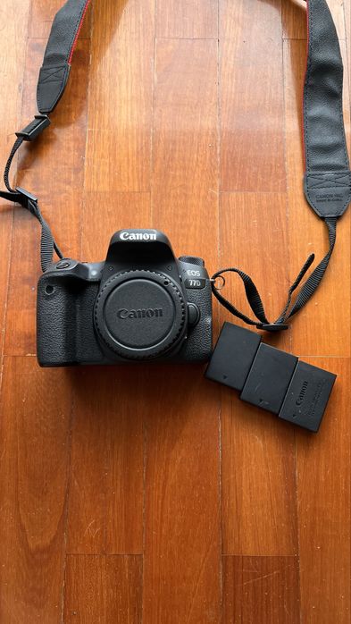 canon 77D (corpo+baterias)
