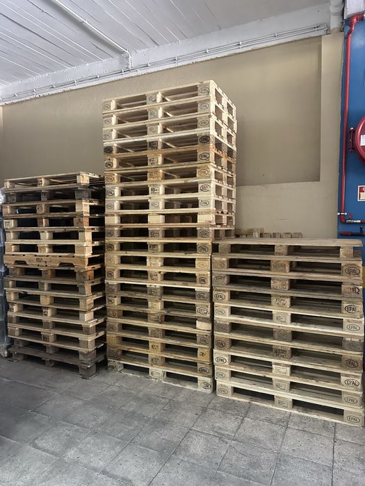 Vendo PALETES DE MADEIRA como novas IMBATÍVEL com tratamento