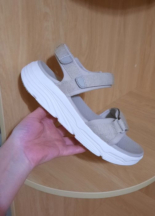 Сандалії Slazenger босоніжки р. 38-39 уст. 25 см на липучках на платформі