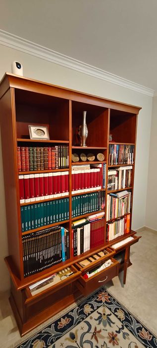 Estante em cerejeira