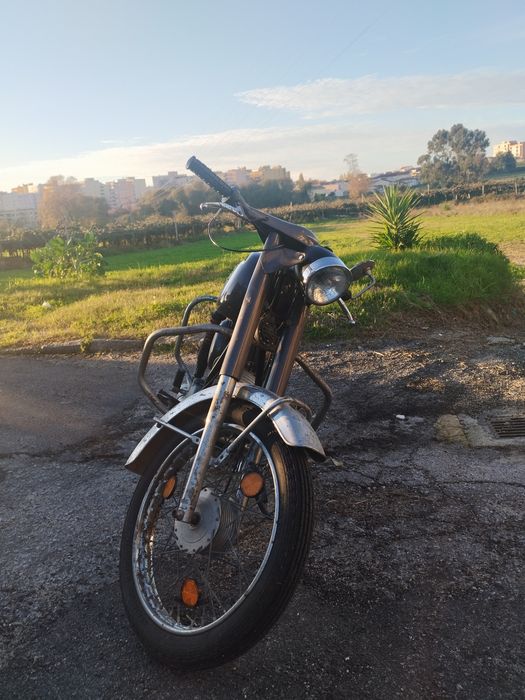 Vendo Zundapp Titan em bom estado, legalizada e a funcionar