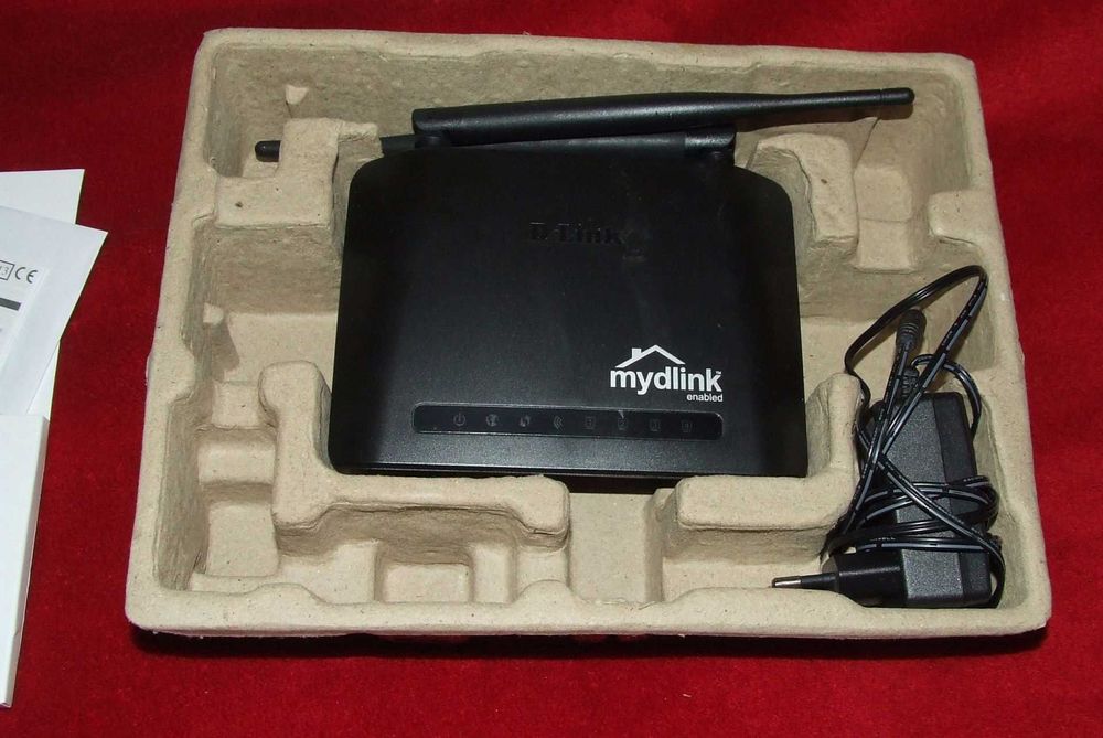 DSL router D-Link DIR-605L (802.11b/g/n 300Mb/s)  Cloud N300 tplink