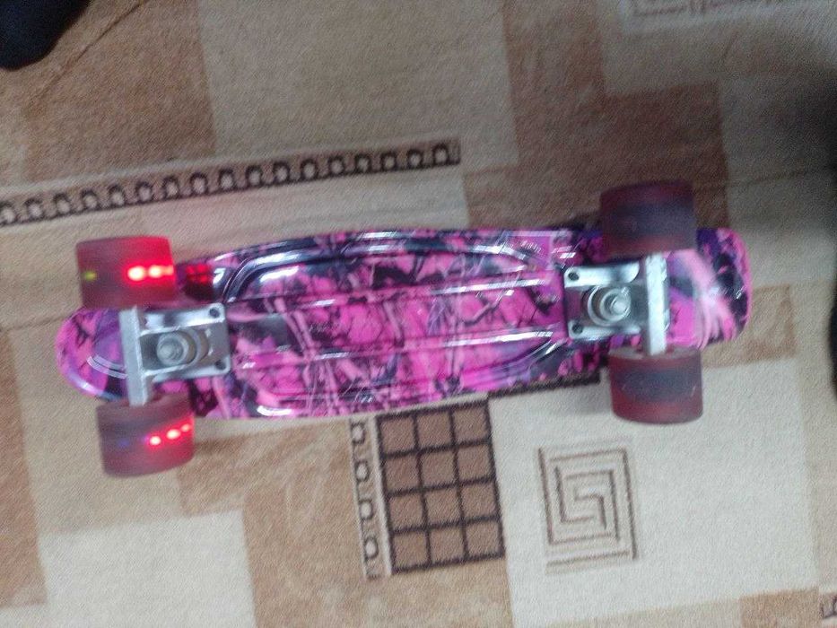 Скейт пені борд.