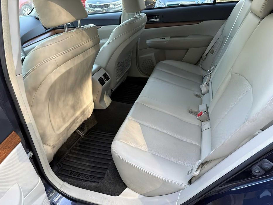 Subaru Outback 2.5i Limited      2013