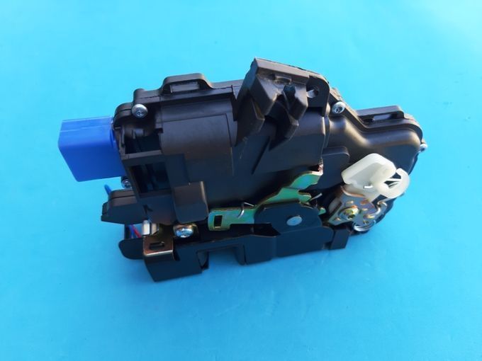 Fecho de porta electrico Vw Polo 9N 2001-2009  NOVO