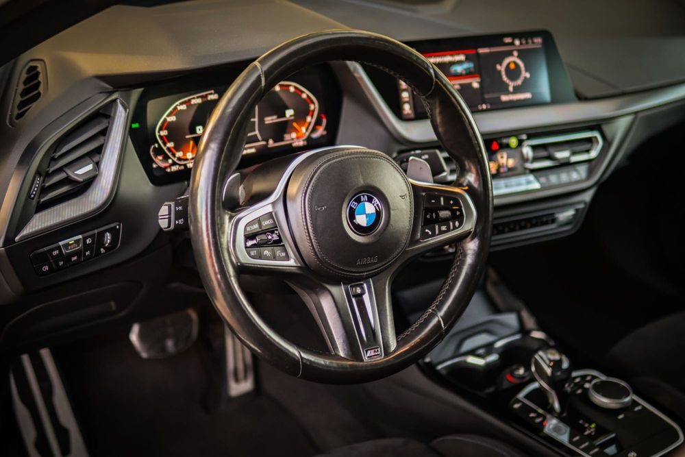 Wypożyczalnia aut sportowych wynajem BMW M235i Xdrive promocja