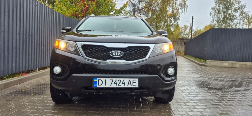 Продам Kia Sorento 2 2012 2.4 бензин