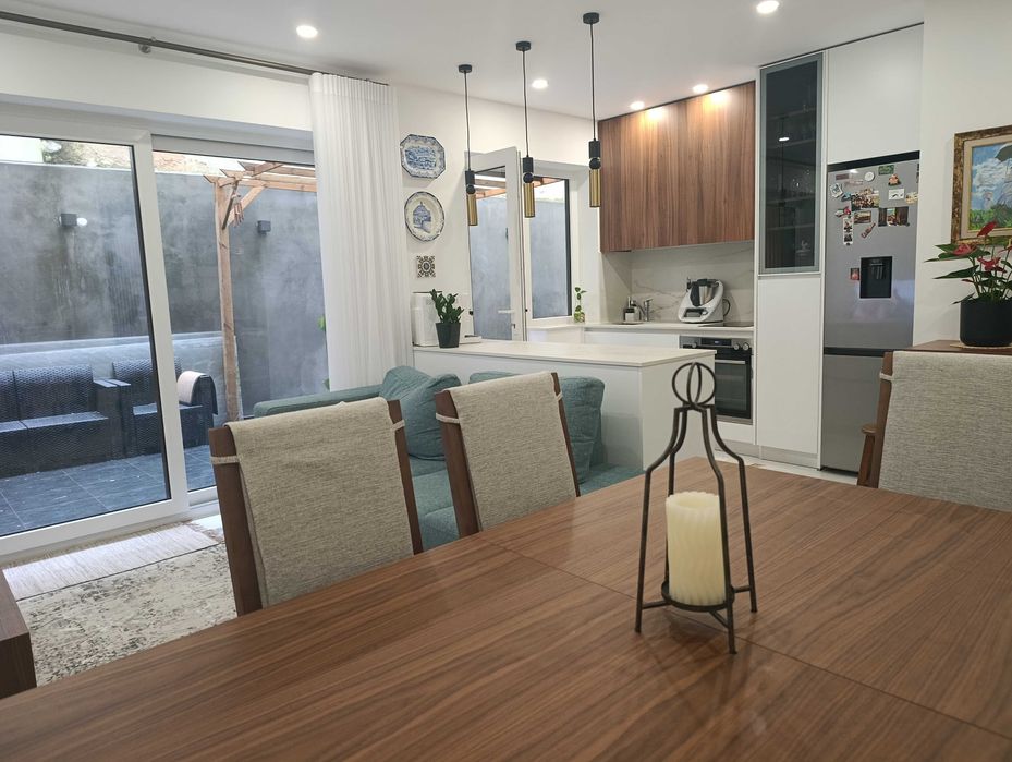 Exclusive Apartment in the Historic Center of Figueira da Foz – Contemporary Renovation, Private 30 m² Terrace and a Prestigious Location