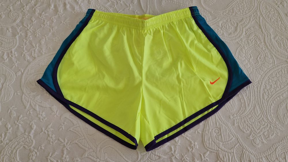 Calções Nike, Dri-Fit tamanho L, amarelo e verde