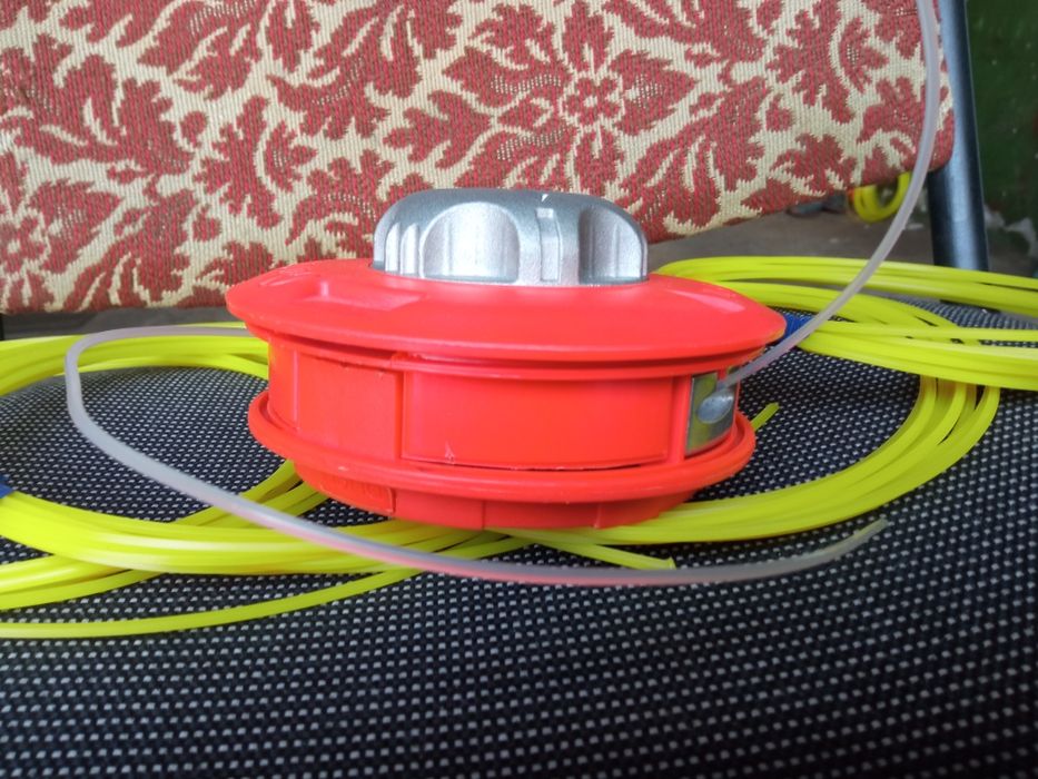 Шпуля для бензокосы с леской.