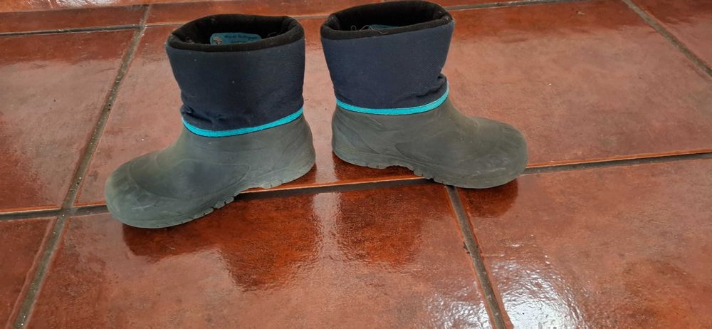 Botas infantis de inverno/neve – Bom estado – Tamanho 26