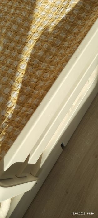 Продаю ліжко білого кольору