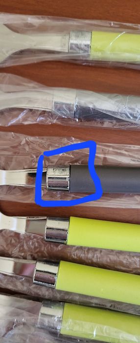 16 talheres com cabo de plástico