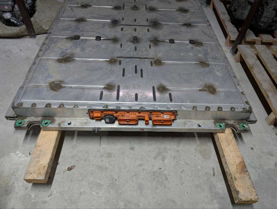 Високовольтна акумуляторна батарея 82kWh ID4 0Z1915910Q 0Z1915910R