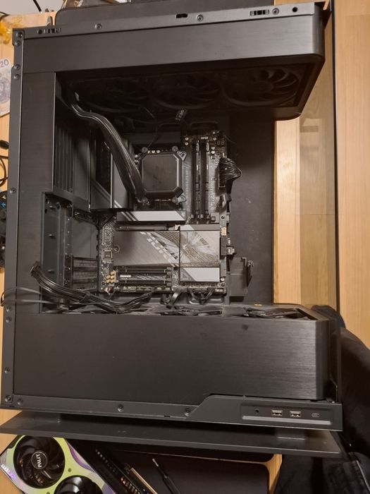 Komputer 9 9950X3D RTX 5080 64GB RAM