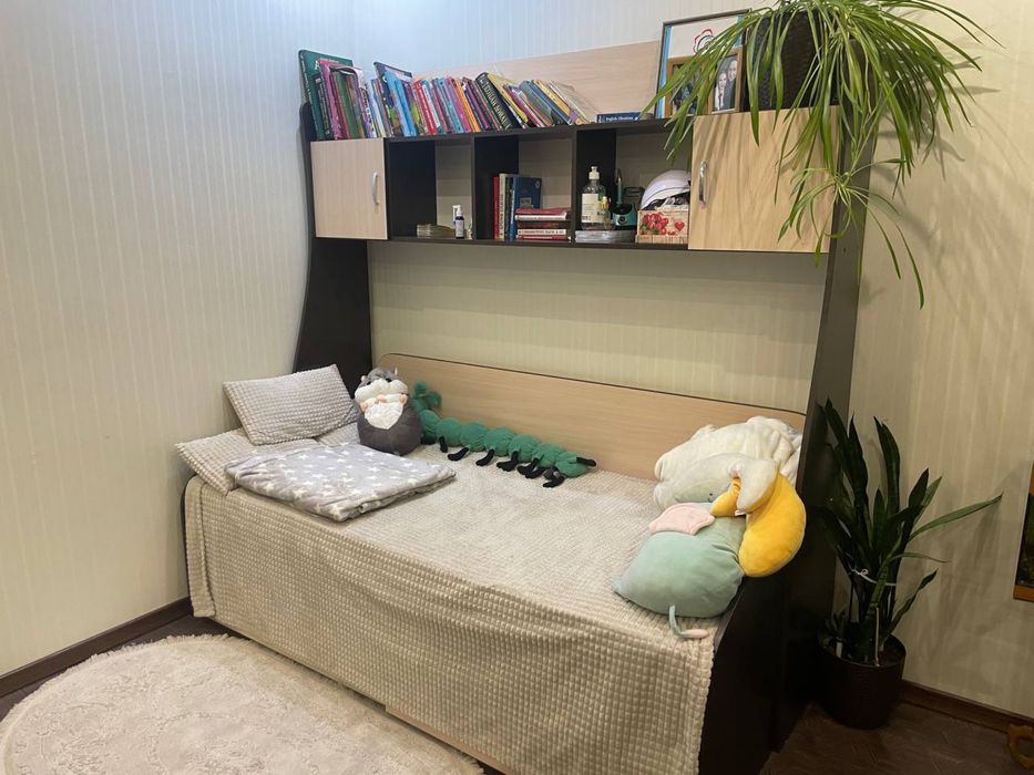 Кровать с тумбочками деревянная