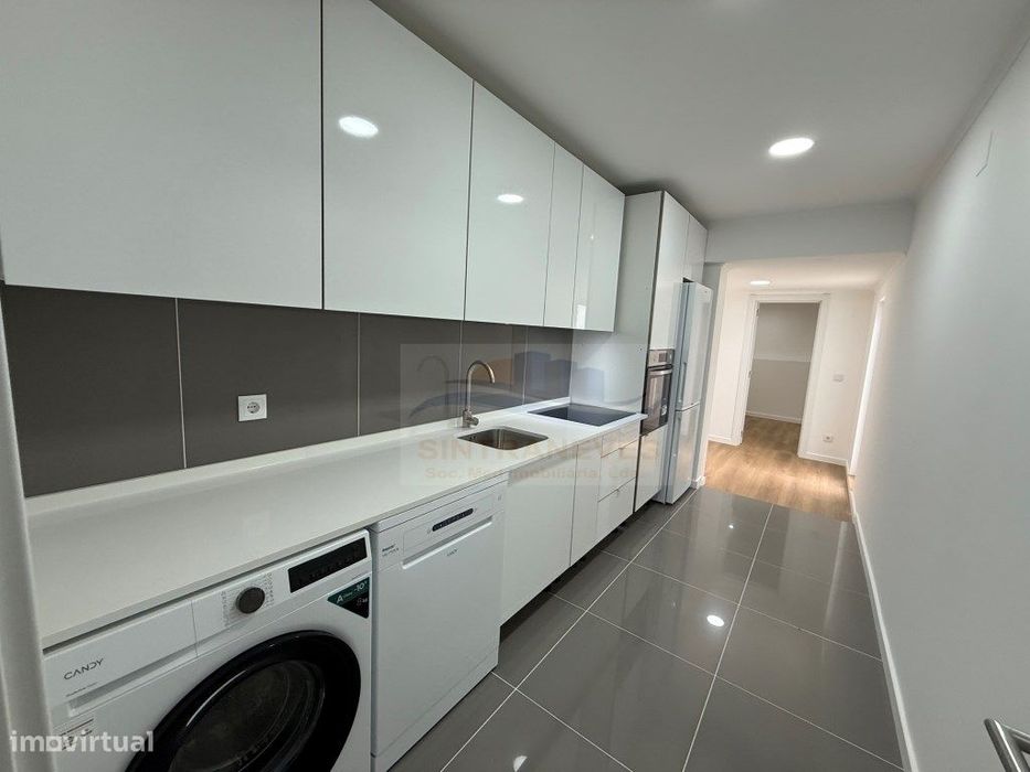 T1+2 com Terraço Totalmente Remodelado | Buraca | 295.000€ — Águas Livres, Lisboa