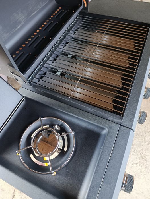 Sprzedam Grill gazowy czteropalnikowy