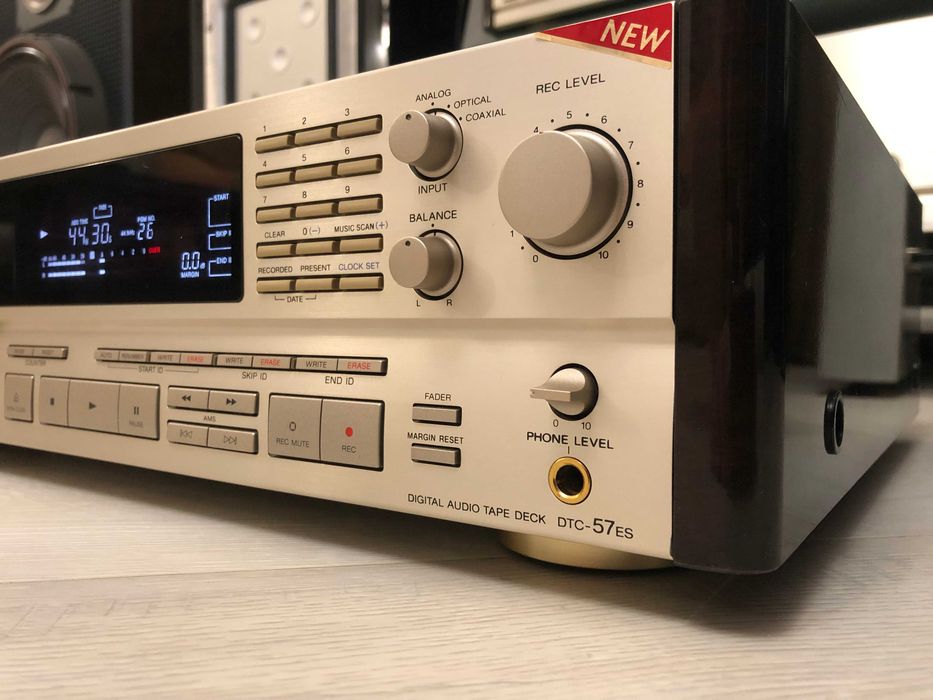 DAT-дека Sony DTC-57ES: 25 000 грн. - Магнитолы и магнитофоны