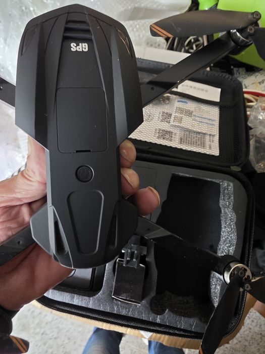 Drone com gps três câmaras