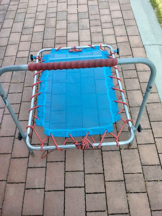 Mała trampolina dla dziecka