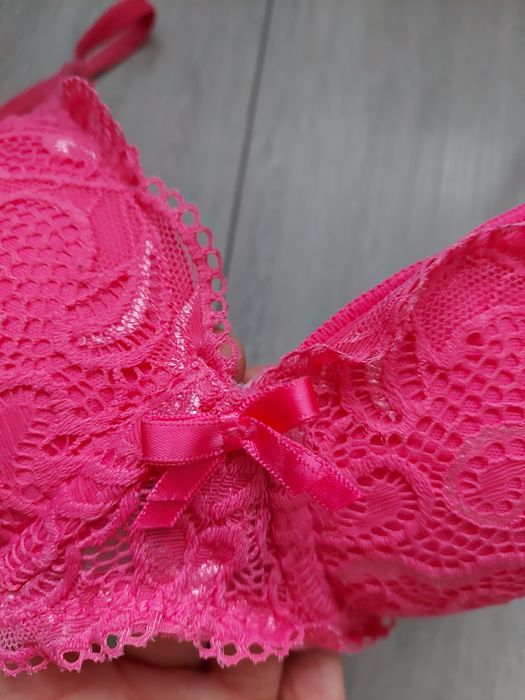 Piękny sexy seksowny stanik biustonosz koronka koronki 80B
